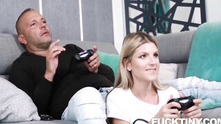 Gamer women Focus Gina Gerson , Thomas Stone