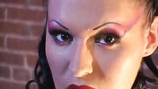 Ebony bro fingered and eats out the GF