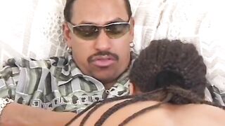 Striptease with a ebony fat butt wanting to seduce this man