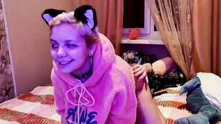 How porn video – Enjoy how adorable this women is