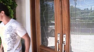 Katie Summers masturbates, blows and fucks to enjoy