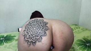 My aunt begs me not to offer her booty, I try but into the end she is not able to do anal. I can only bear the spike inside his anus