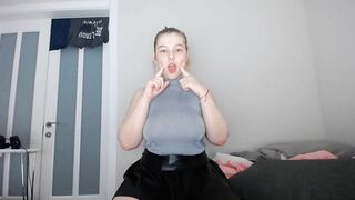 MASTURBATING ON MY BED
