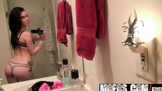 Mofos - Hispanic Sex Tapes - This Gal Belongs inside the Jungle starring Maggie Roze