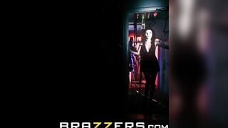 Veruca James Fucks the out of a Clown - Brazzers