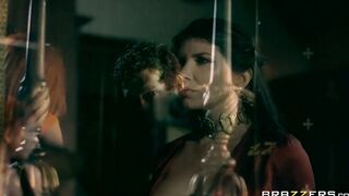 Queen of Thrones: Part three (A XXX Parody) - Brazzers