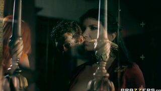 Queen of Thrones: Part three (A XXX Parody) - Brazzers
