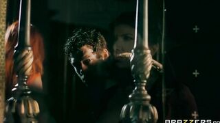 Queen of Thrones: Part three (A XXX Parody) - Brazzers