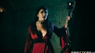 Queen of Thrones: Part two (A XXX Parody) - Brazzers