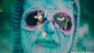 Queen of Thrones: Part two (A XXX Parody) - Brazzers
