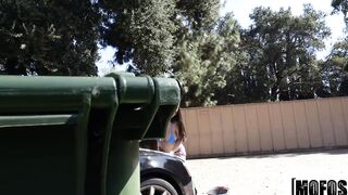 Mofos - Curvy eighteen gets watched washing her vehicle