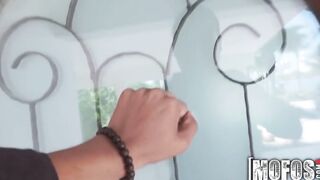 Mofos - Eighteen babe Gets Pranked
