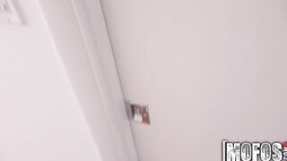 Mofos - Eighteen babe Gets Pranked