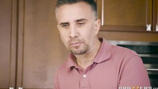 Raven Baygets her Neighbor to Cheat - Brazzers