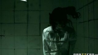 Harley into the Nuthouse (XXX Parody) - Brazzers