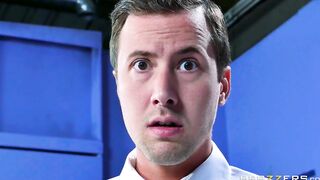 Juelz Ventura Gets some Office Cock - Brazzers
