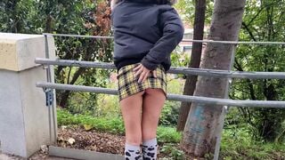 Masturbate until I am squirt into the nature reserve