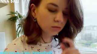 Stepsister does not mind showing nude photos and having sex