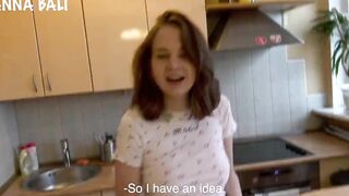 Stepsister does not mind showing nude photos and having sex