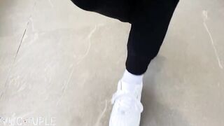 Naive Teenagers Tricked inside giving Shoejob to her Daddy
