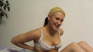 Jung und unerfahren, aber stunning Beauty