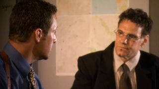 FBI Agent fickt seine sekretaerin und leckt sie aus