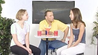 Verena und Rika, two nette Maeuschen im Studio