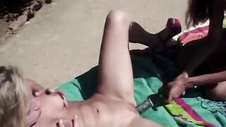 Dark Hair spreads her legs by the pool and gets her vagina eat