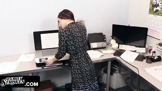 Naught Teenagers Seduces Stepdaddy At Work