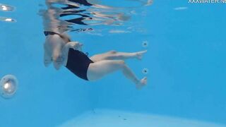 Mimi Cica – hottest Bombshell shows nude body underwater