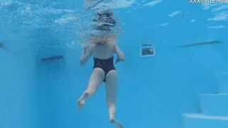 Mimi Cica – hottest Bombshell shows nude body underwater