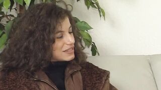 Feurige Italienerin sagt sie hat keine Schamgrenze