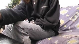 Anna wird vor dem Ficken erst mal rasiert