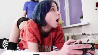 Fucks a 18 while she plays the console -real orgasm