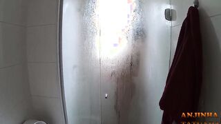 After being caught into the tub, she falls on that turtledove - Binho Ted