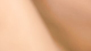 Geiles blondes Luder auf dem Barhocker gefickt