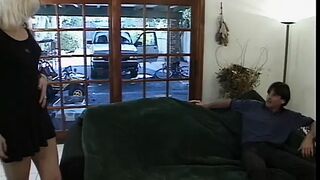 Hottie blonde mom gets drilled on the couch and a huge facial