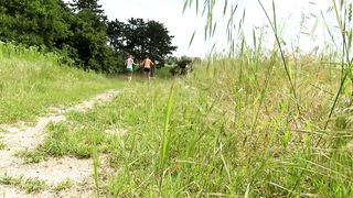 Dark Hair lesbo likes outdoors vibrator game with blondy