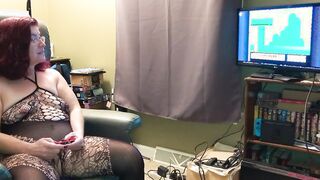 Giantess Plays on Her Nintendo Switch