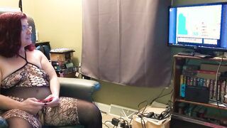 Giantess Plays on Her Nintendo Switch