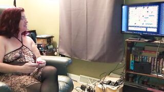 Giantess Plays on Her Nintendo Switch