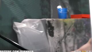 Long-tit milf Lolly Ink Seduces and Fucks a Contractor on the Job