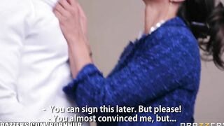 HOT Spanish Real Estate Agent Fucks her Client to make a Sale