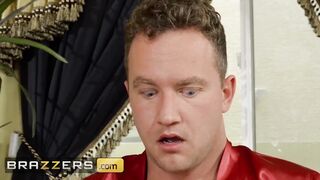 Brazzers - Van Wylde Eats His Curvylicious Lover Summer Hart For Breakfast Inside Front OF His Fiance