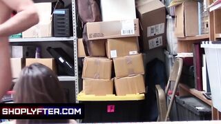 Shoplyfter - Fit Beauty Accused Of Shoplifting Gets Detained