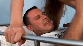 Lucky patient gets his penis blown by bimbo into hospital