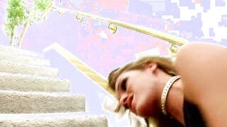 Jeniffer Dark double penetrated into 3some...