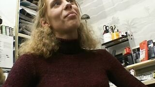 Auf der Arbeit gefickt