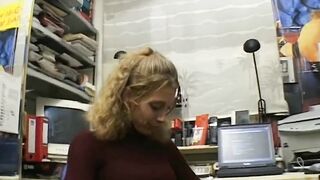Auf der Arbeit gefickt