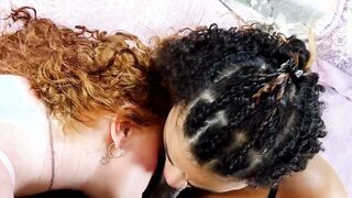 LORRANY EXOTICA RECEIVES INSIDE THE MOUTH HUGE MILK TAKEN FROM ELIANE FURACAO; COMPLETE ON RED